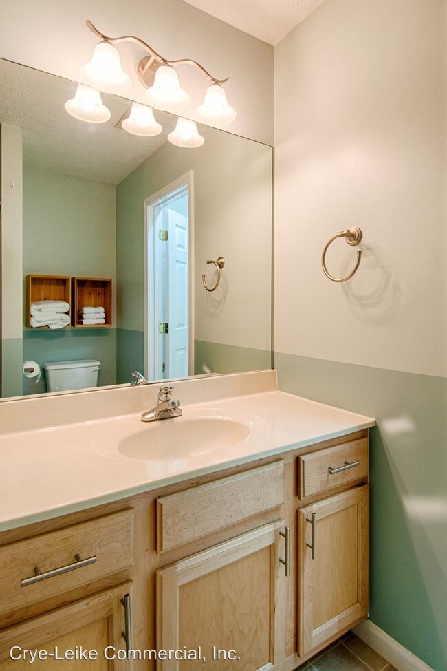 Building Photo - 1 br, 1.5 bath House - 1613 Maple View Way