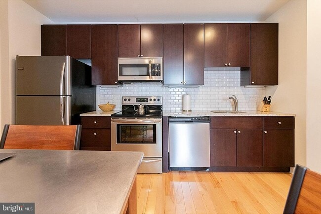 Building Photo - 1311 Spruce St
