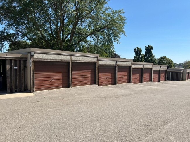 Building Photo - 362 Elton Hills Dr NW