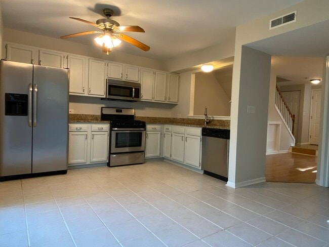 Building Photo - 2663 Prairieview Ln S