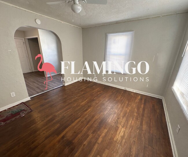 Photo - 4637 Sylvan Dr House