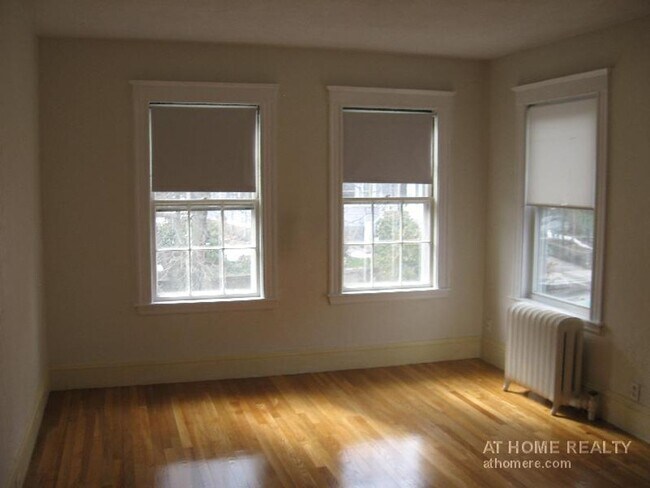 Foto del edificio - Charming Unit with Laundry in Unit and Par...