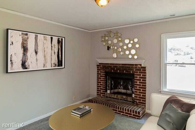 Building Photo - 4 br, 2 bath House - 470 Morgan Place
