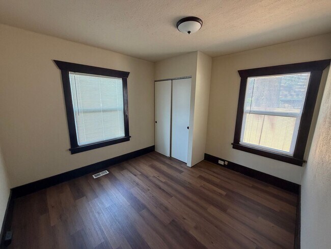 Foto del edificio - ? RENT SPECIAL — HALF OFF FIRST MONTH’S RENT ? Beautiful 2 bedroom in Lakewood WA - Apply Today!