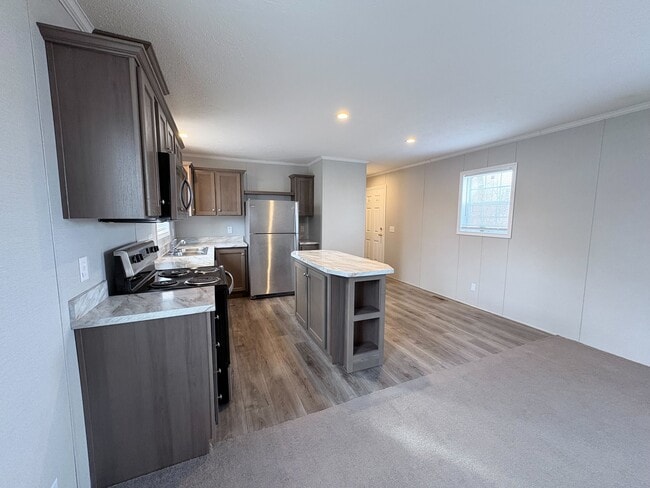 Building Photo - 10610 State Rte 762