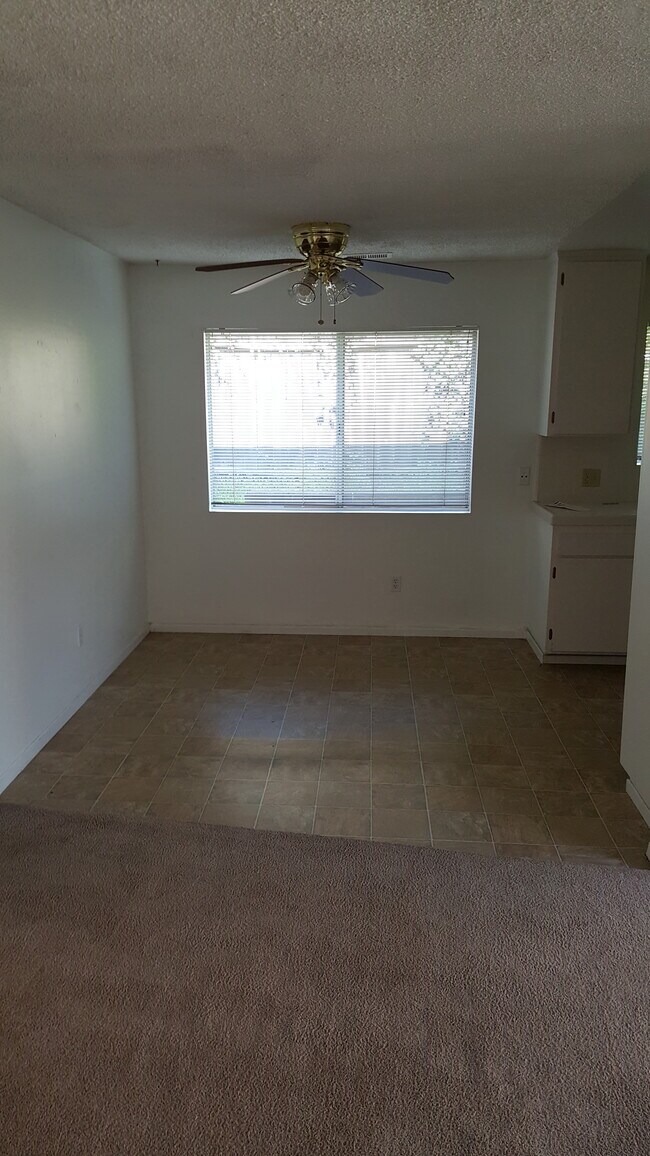 Foto del edificio - 522 W Fallbrook St