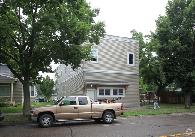 Building Photo - 3225 Cedar Ave S