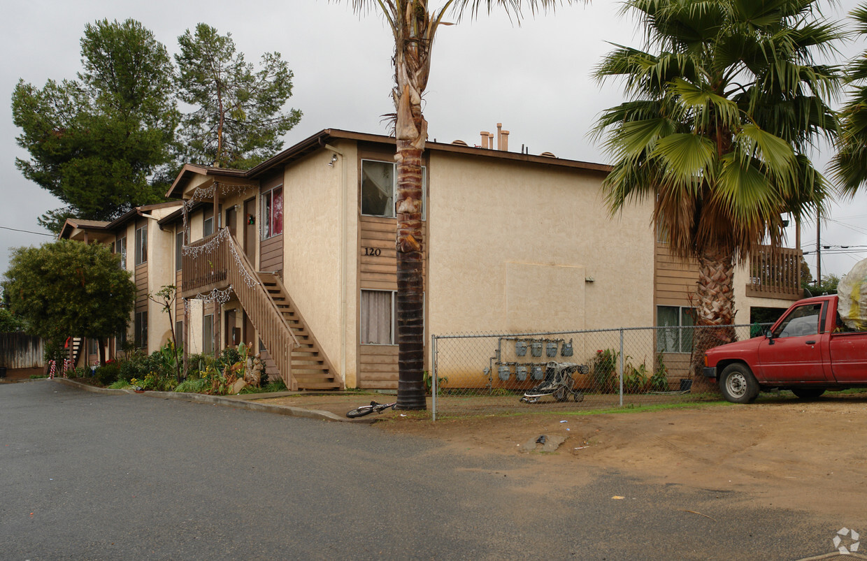 Building Photo - Kalmia Street Apartments