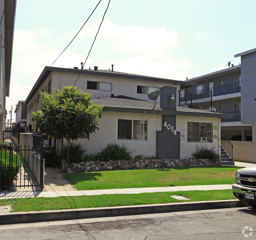 Building Photo - 4054 W 129th St