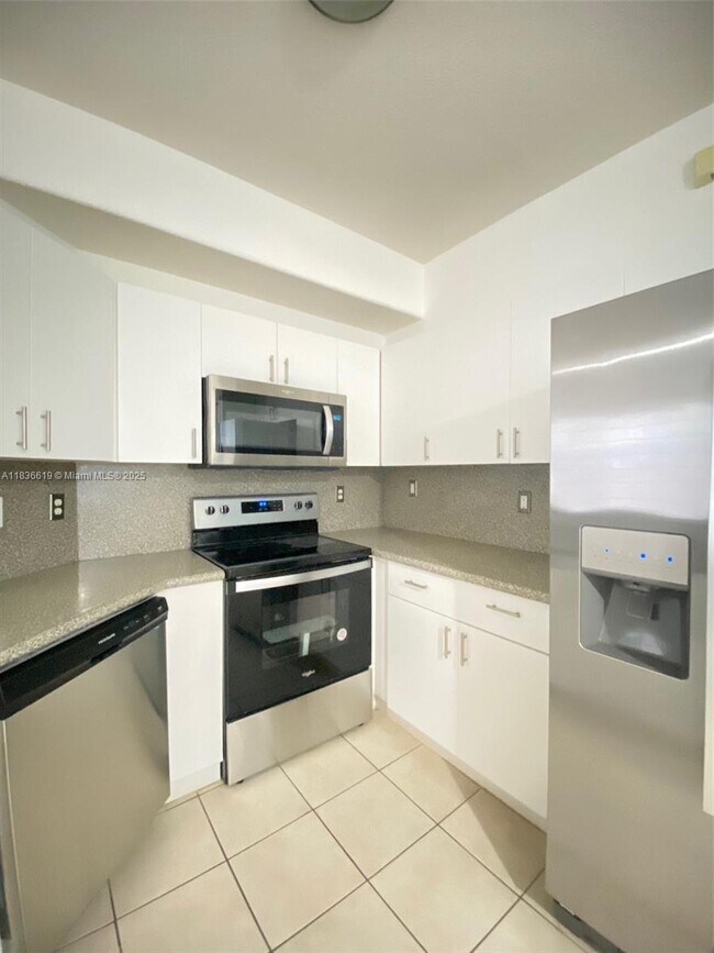 Foto del edificio - 17037 SW 39th St