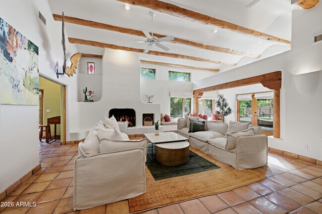 Foto del edificio - 6112 E Mockingbird Ln