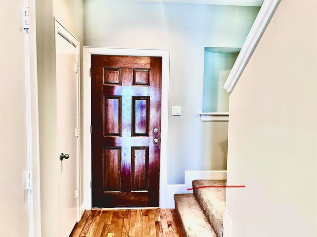 Foto del edificio - 3731 Main Poplar Dr