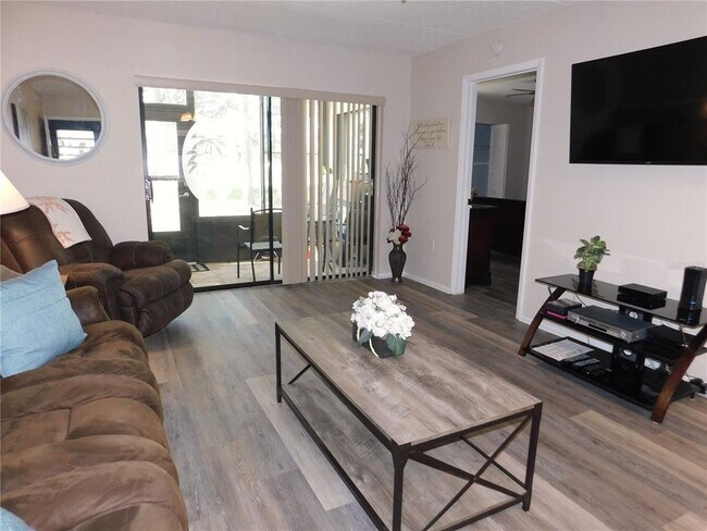 Foto del edificio - 305 Meadow Ln