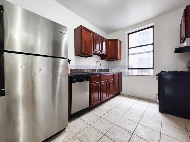 Foto del edificio - 3620 Broadway