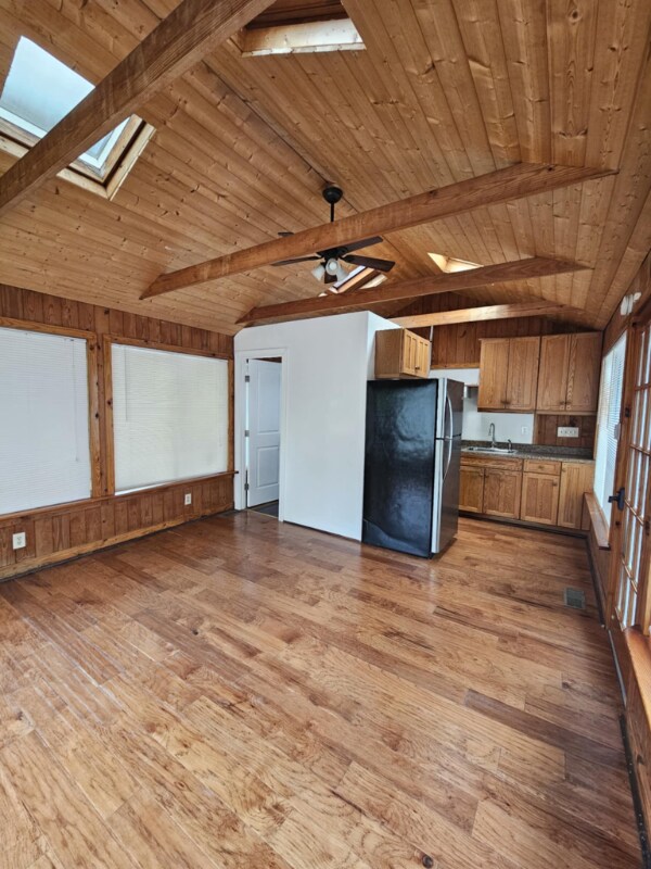Building Photo - 5130 Lord Tennyson Rd