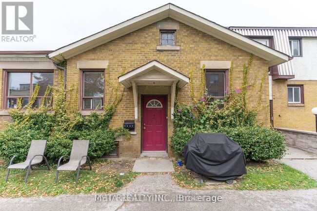 Building Photo - 1641 Victoria Park Ave