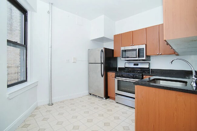 Foto del edificio - 370 Fort Washington Ave