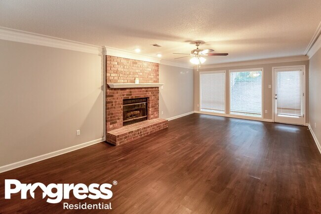 Foto del edificio - 695 Tealwood Ln