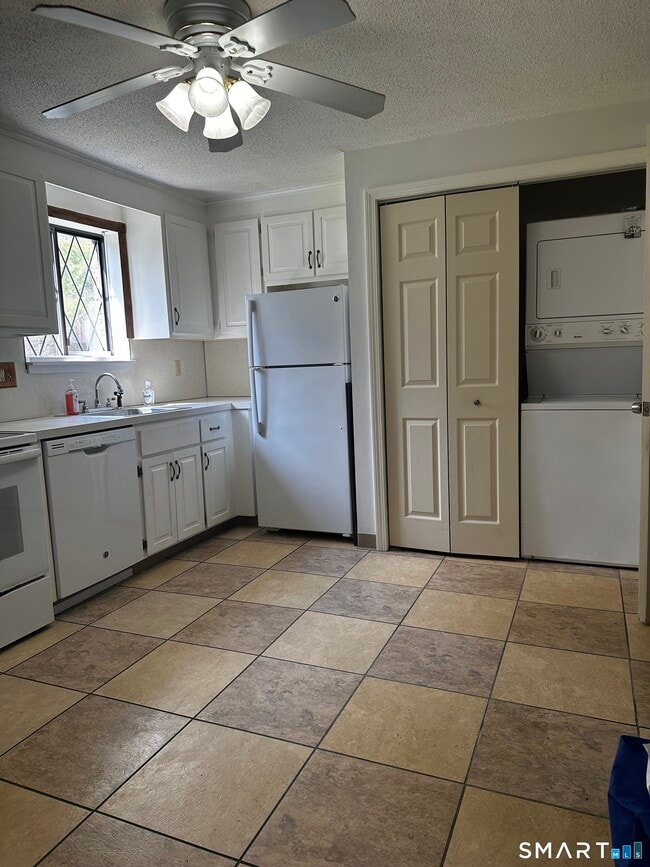 Building Photo - 2 Branch Rd