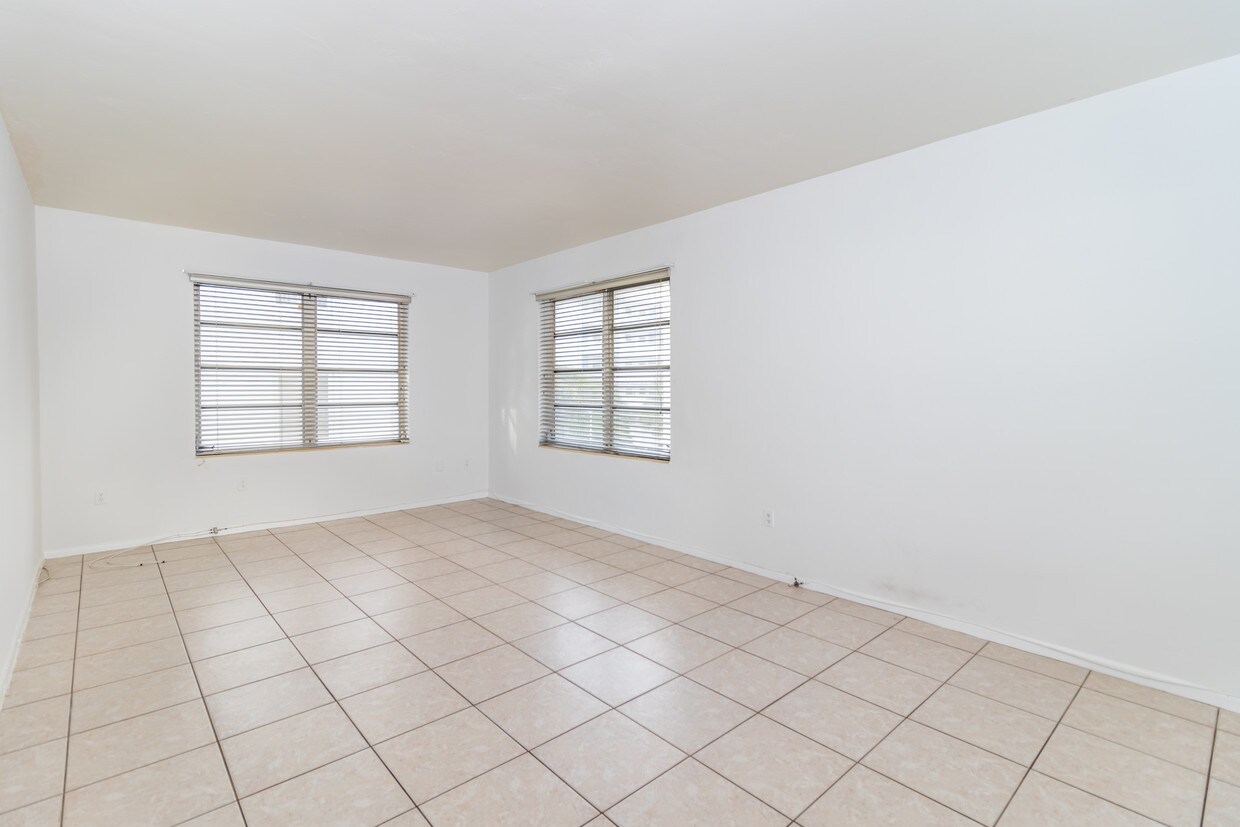 Foto principal - 1751 Washington Ave