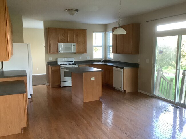 Foto del edificio - 605 Country Brook Ln