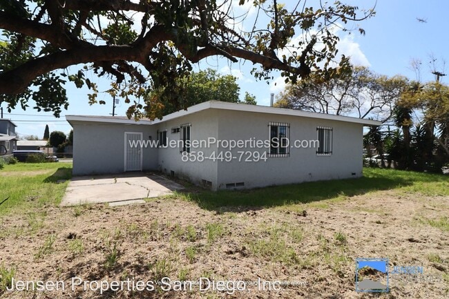 Building Photo - 3 br, 1 bath House - 4650 Hilltop Dr