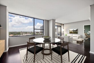 Building Photo - 15 Greenway Plz