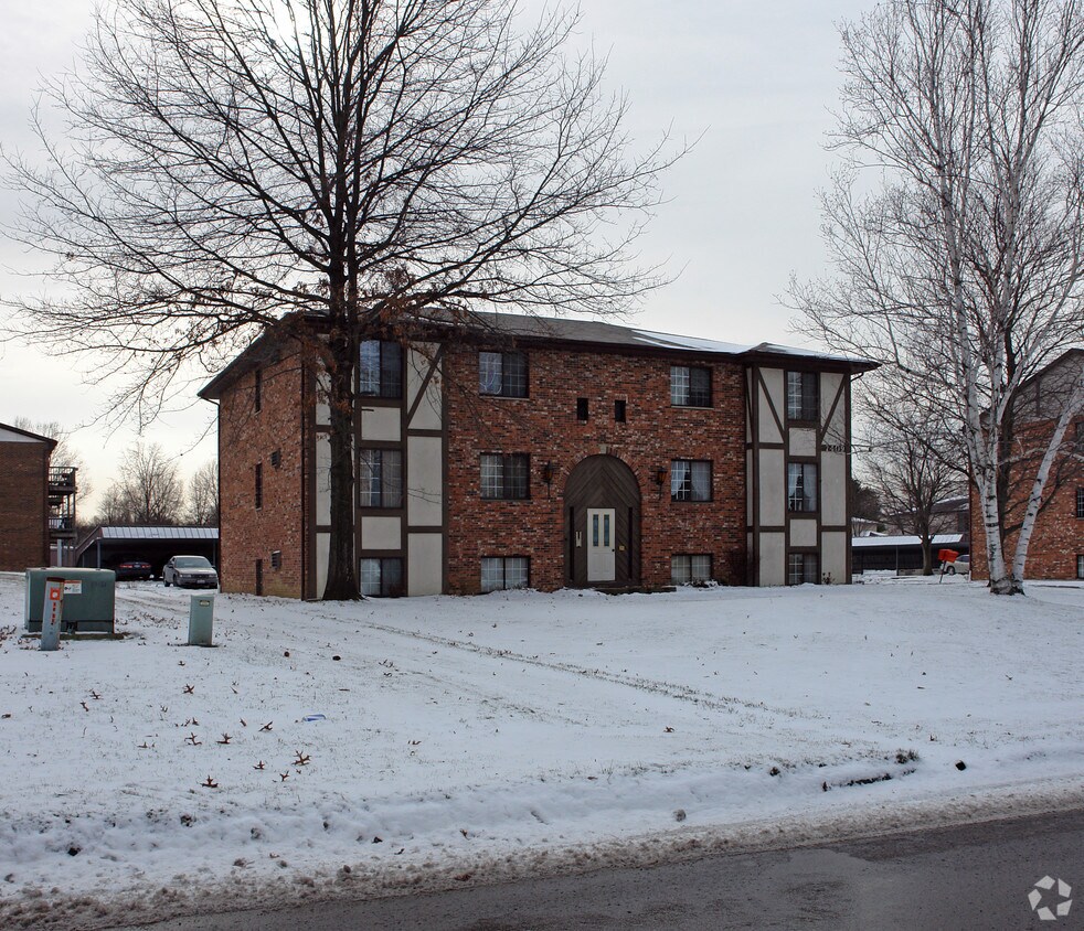 Building Photo - 7409 West Blvd