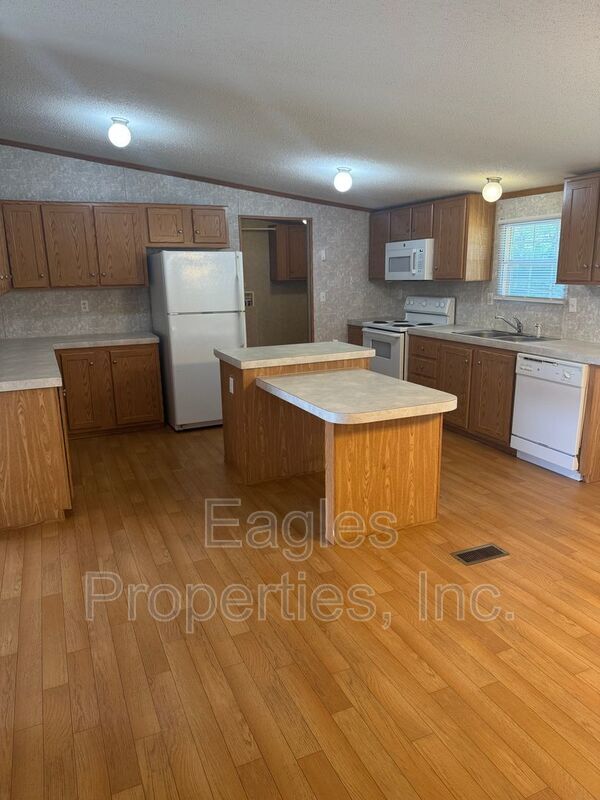 Building Photo - 106 Wedgewood Pl