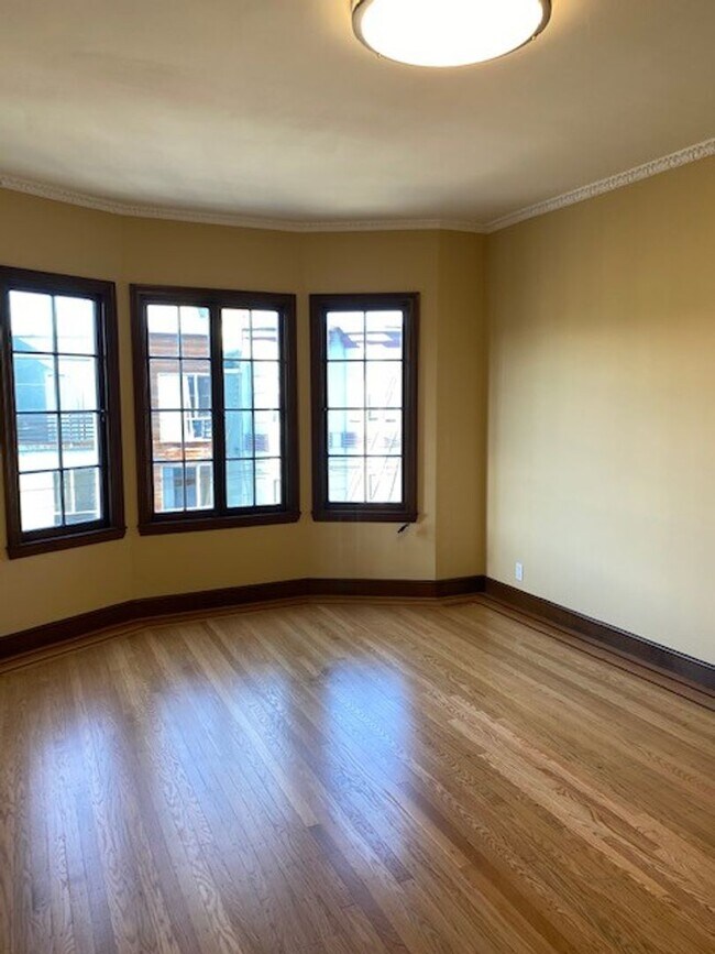 Foto del edificio - 3BR/2BA Renovated! Charm Galore! Cow Hollo...