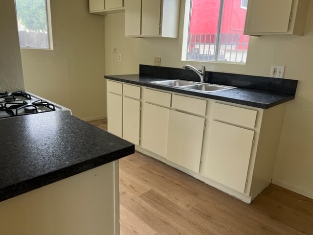 Foto principal - 2225 E 14th St