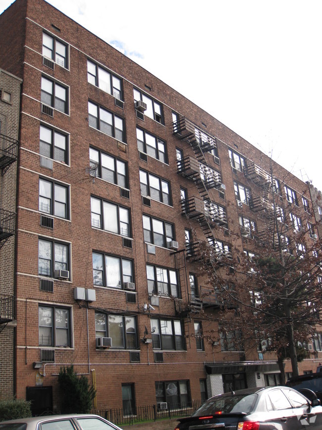 Building Photo - 405 E 16th St