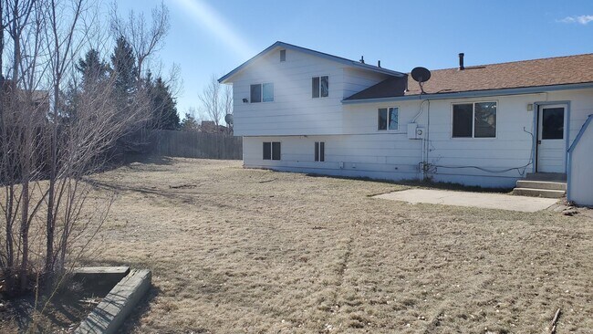 Foto del edificio - N/E Home on Cul-de-sac, 4 Bed, 3 bath, 2 c...