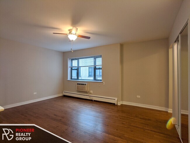 Foto del edificio - 524 W Oakdale Ave