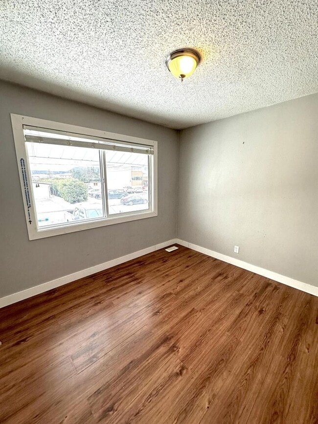 Photo du bâtiment - 3 bedroom in Kitimat BC V8C 1N5