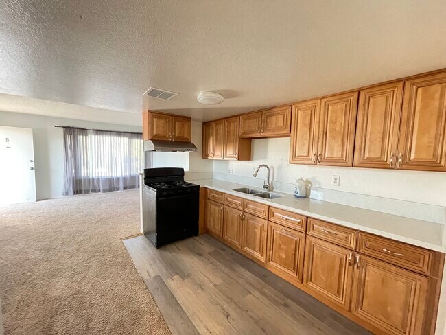 Building Photo - 8026 Juniper Ave