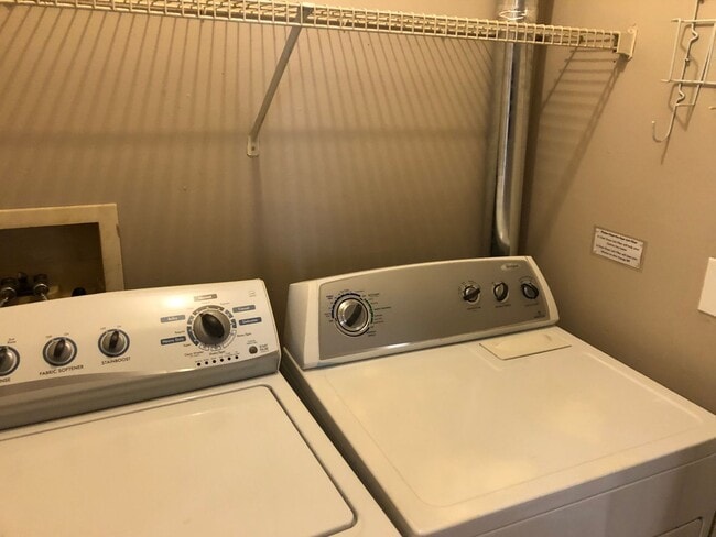 Foto del edificio - 3 Bedroom Duplex in Auburn