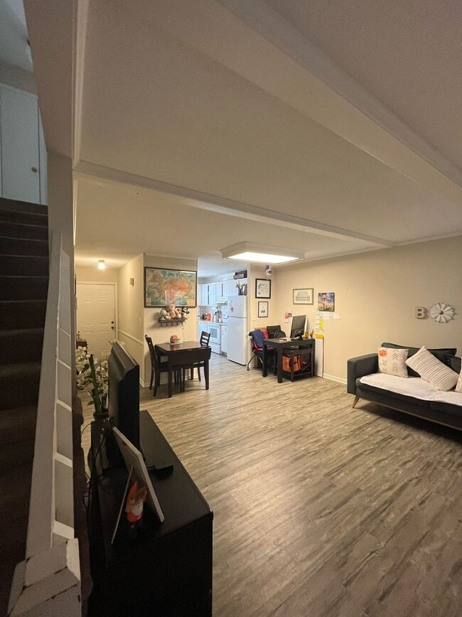 Building Photo - 29 Fort Hill Commons