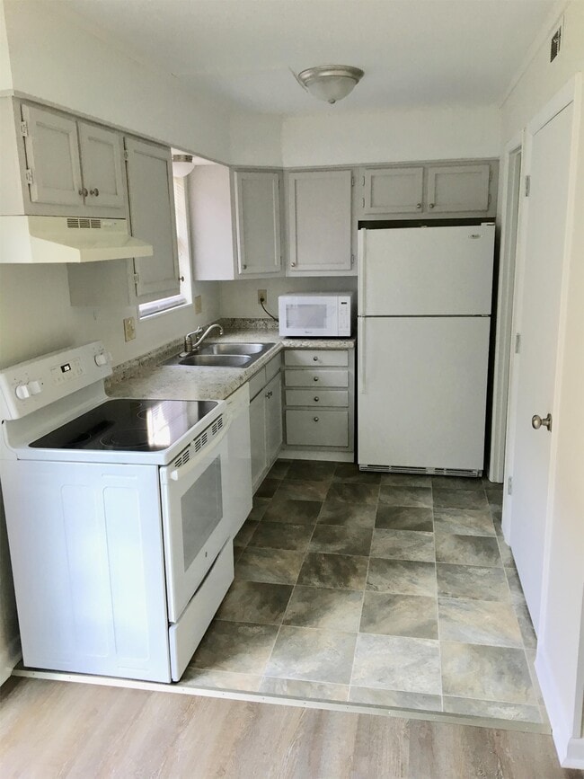 Foto del edificio - 6820 Linville Dr