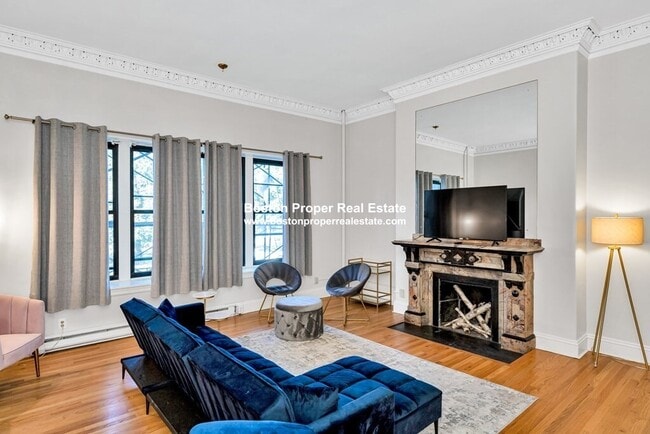 Building Photo - 140 Beacon St