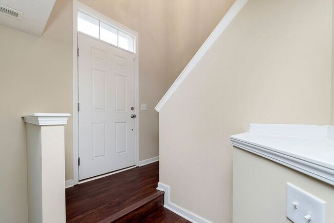 Foto del edificio - 3 Bedroom Townhome in Zionsville Schools