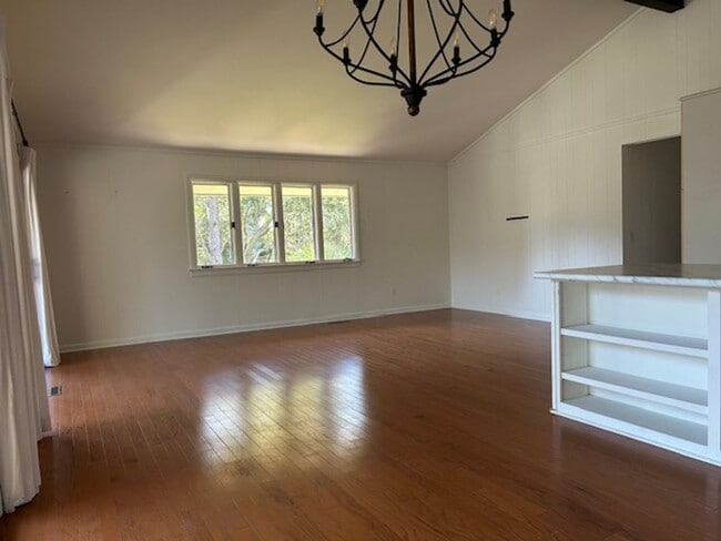 Foto del edificio - FREE MONTH OF DECEMBER 2025 Beach, 2nd row