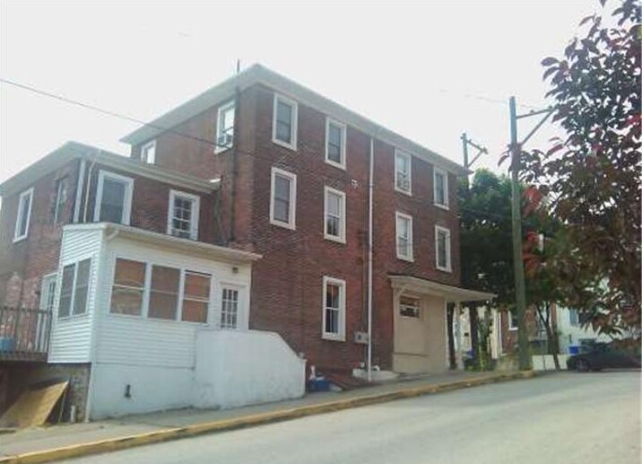 Primary Photo - 389 E Hector St