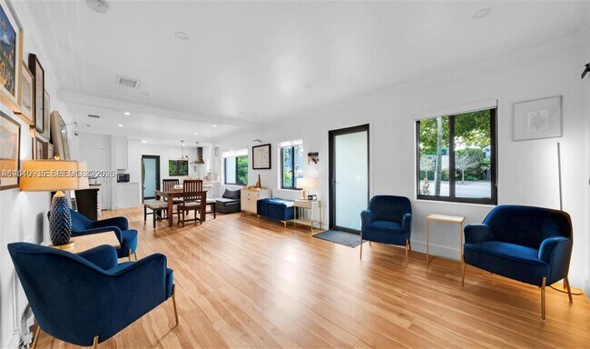 Foto del edificio - 375 SW 32nd Rd