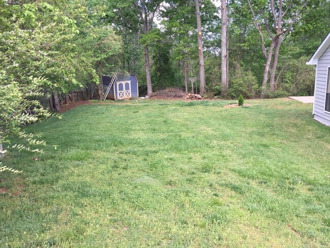 Foto del edificio - Newly Remodeled Home in the Wade Green Forest Subdivision