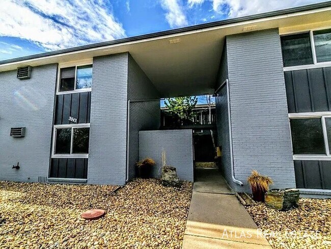 Foto del edificio - 3043 17th Ave