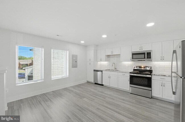 Foto del edificio - 19510 Village Walk