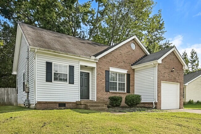 Foto del edificio - 1502 Cedardale Rd