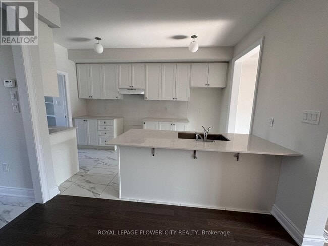 Building Photo - 121 Tennant Cir