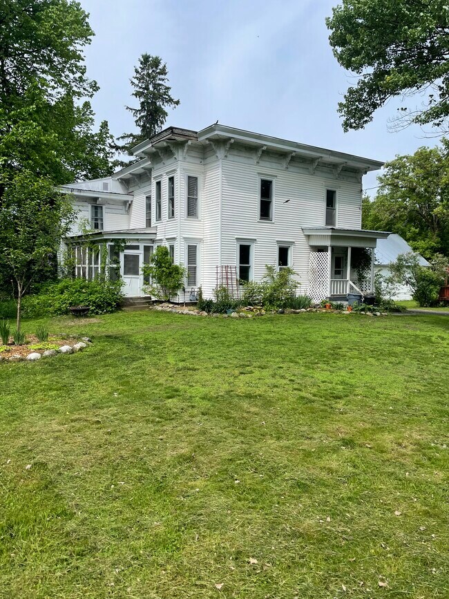 89 Riverside Dr. - 89 Riverside Dr